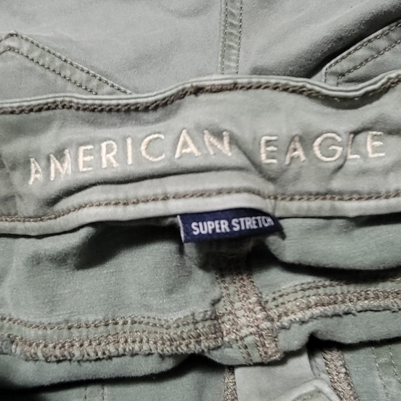 AE ~ Hi-Rise Cargo Jegging - Picture 4 of 9